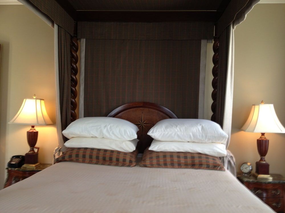 The Belvedere Inn & Restaurant Belvedere Suite, 1 Queen Bed 2