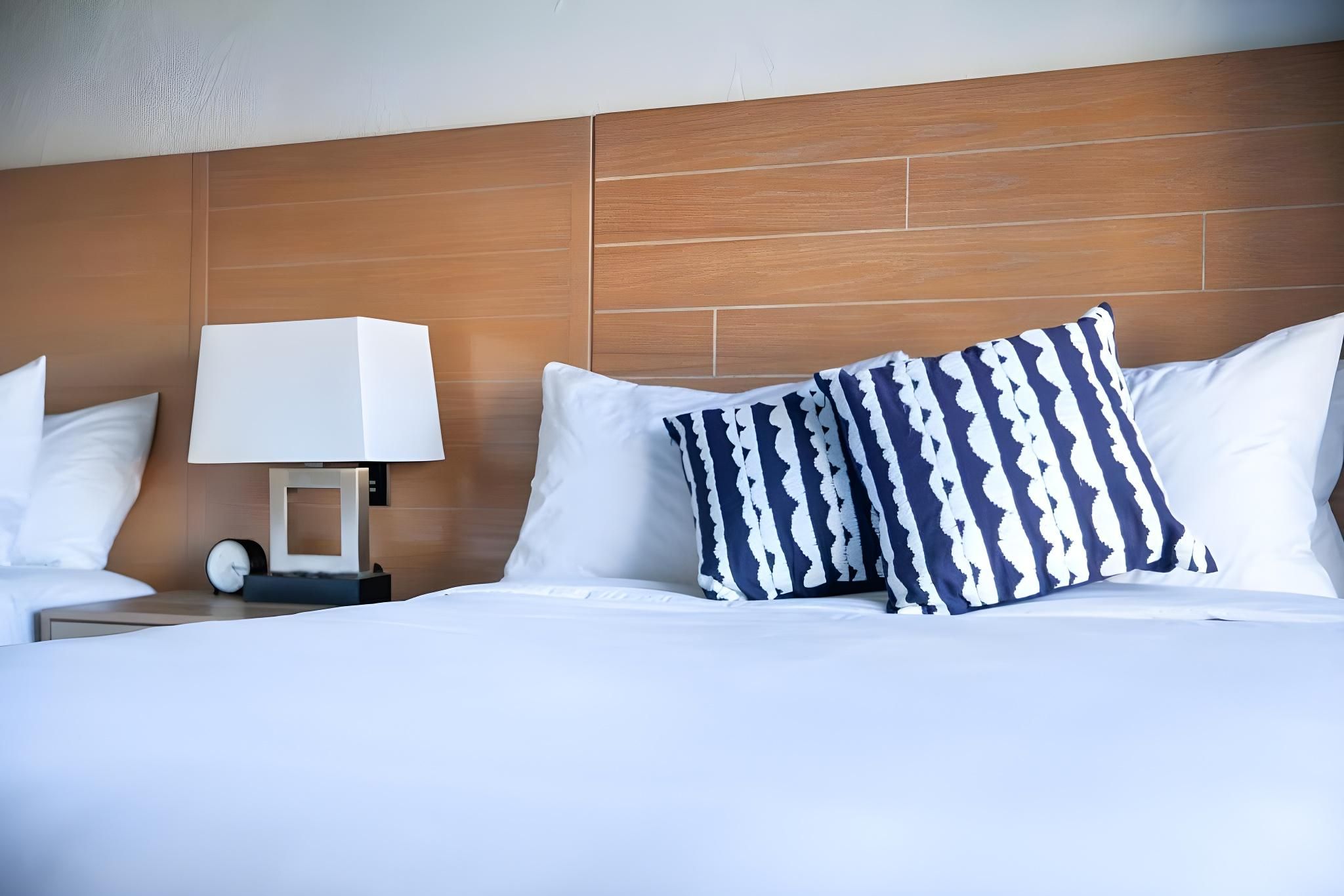 2 Queen Beds, Pool View, Non-Smoking
