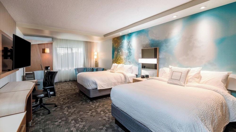 Room, 2 Queen Beds, Non Smoking (Mobility Accessible, Tub)