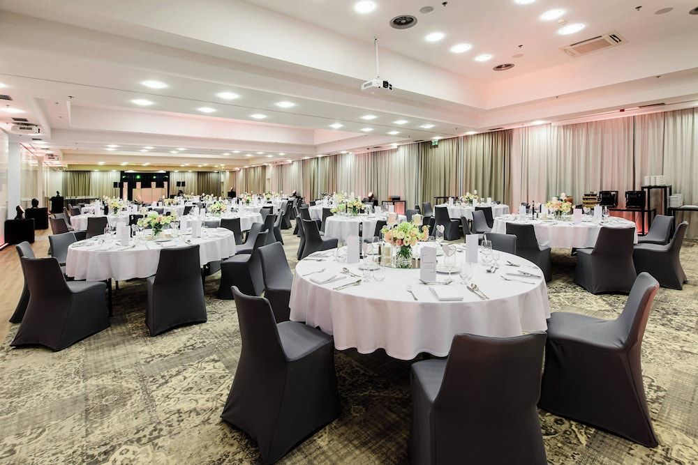 undefined Courtyard by Marriott Warsaw Airport 5