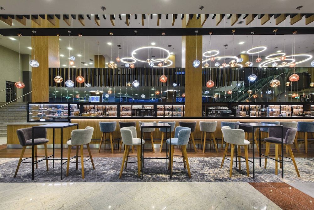 undefined Courtyard by Marriott Warsaw Airport 4