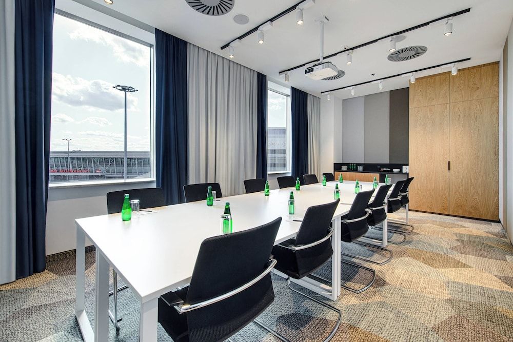 undefined Courtyard by Marriott Warsaw Airport 10