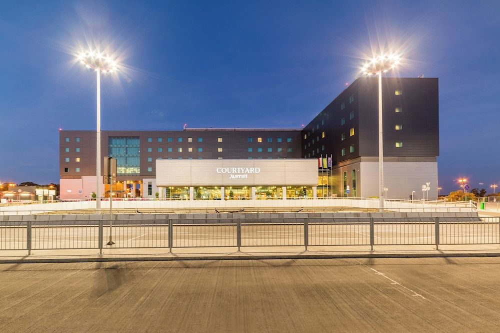 undefined Courtyard by Marriott Warsaw Airport 3