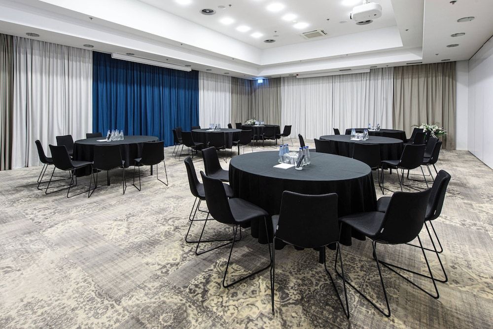 undefined Courtyard by Marriott Warsaw Airport 6