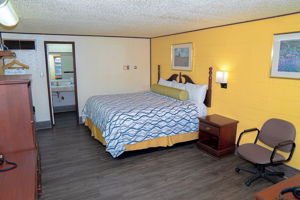South Wind Inn Single Room, 1 King Bed, Non Smoking 4