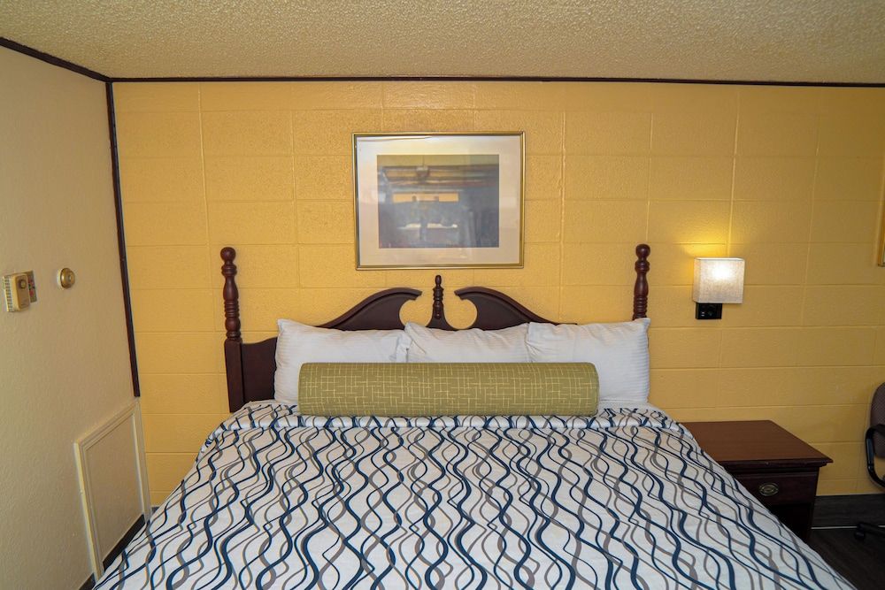 South Wind Inn Single Room, 1 King Bed, Non Smoking 6