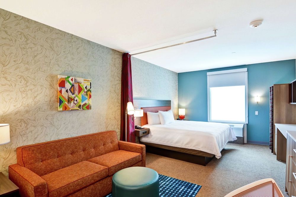 Studio, 1 King Bed, Accessible, Bathtub