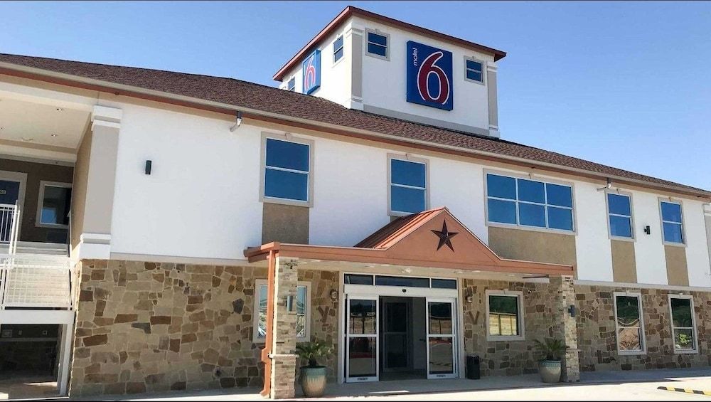 undefined Motel 6 Houston, TX - North 2
