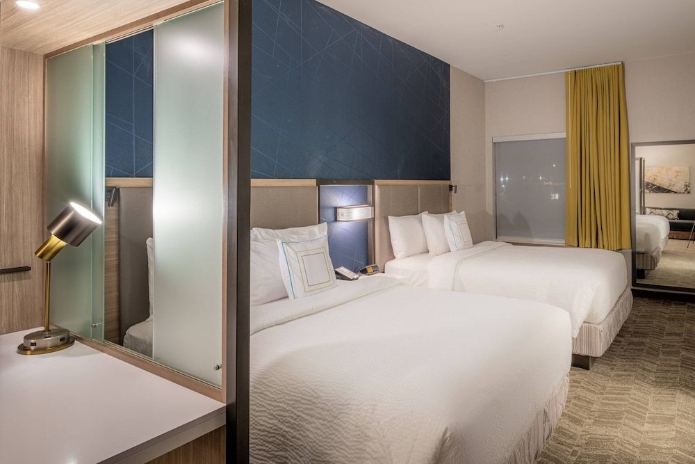 Suite, Multiple Beds
