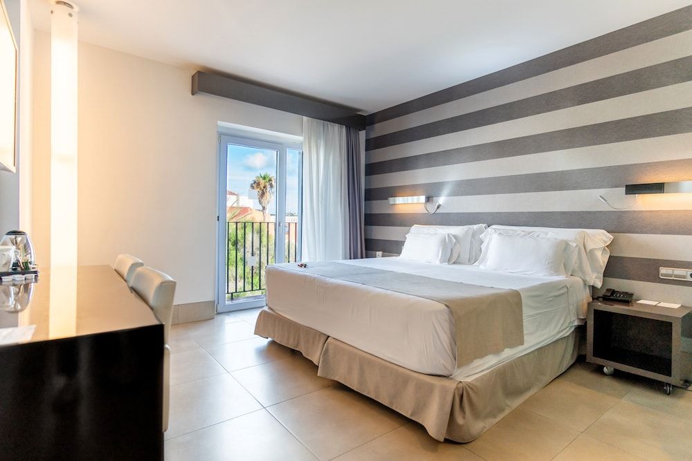 Superior Room (Side Sea View)