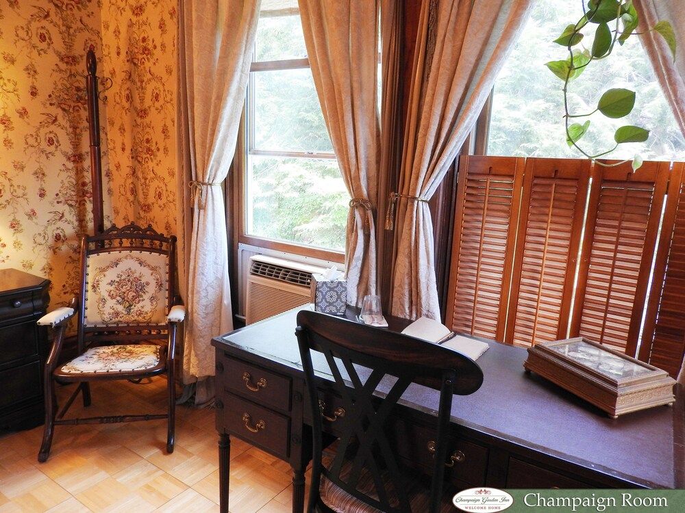 Champaign Garden Inn Champaign Room (2nd Floor) 7