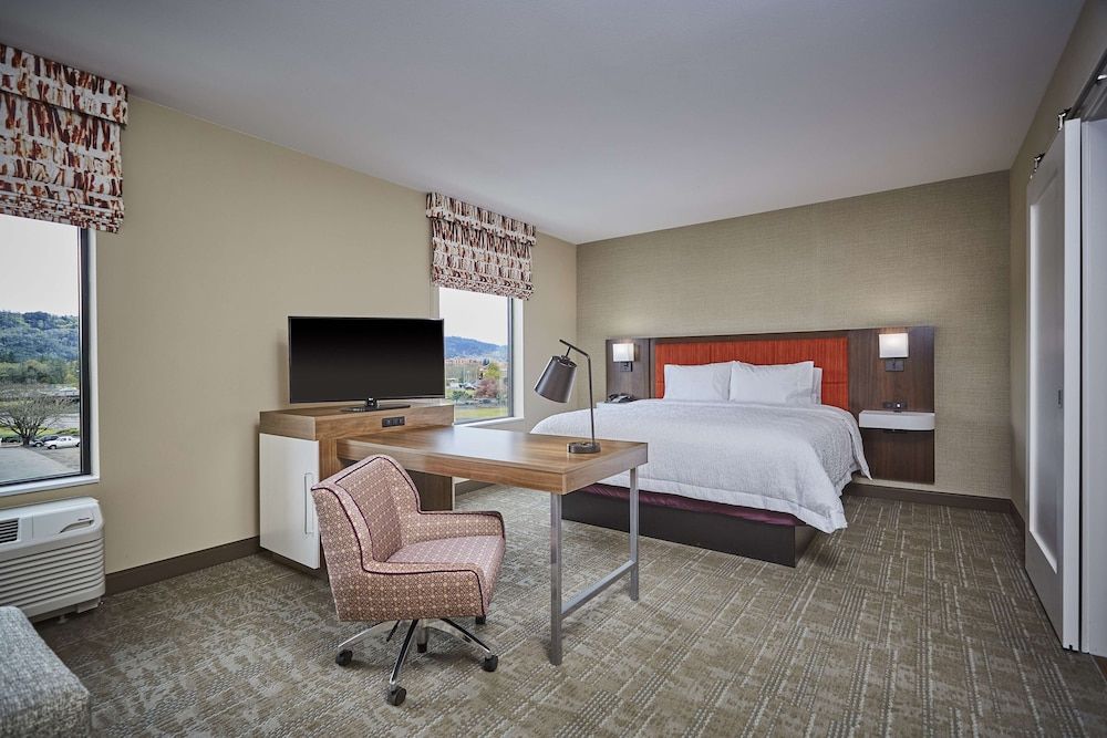 Suite, 1 King Bed, Non Smoking