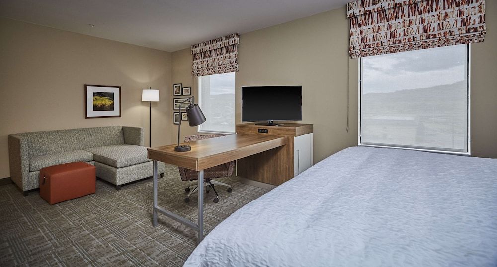 Suite, 1 King Bed, Non Smoking