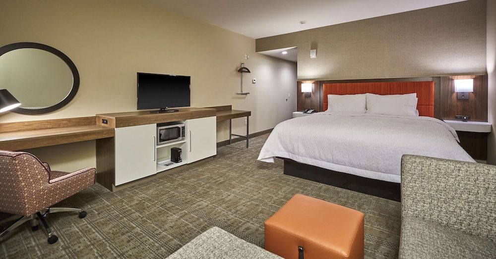 Room, 1 King Bed, Accessible (Hearing)