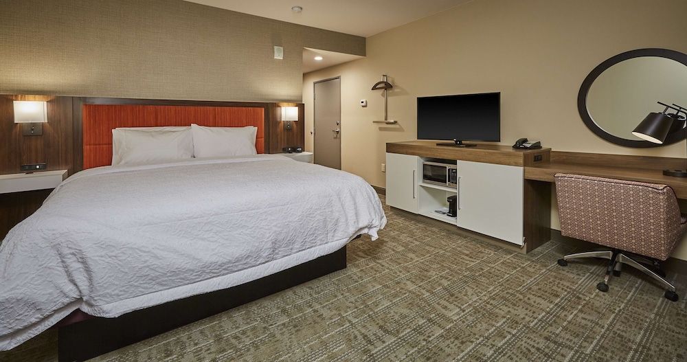Room, 1 King Bed, Non Smoking