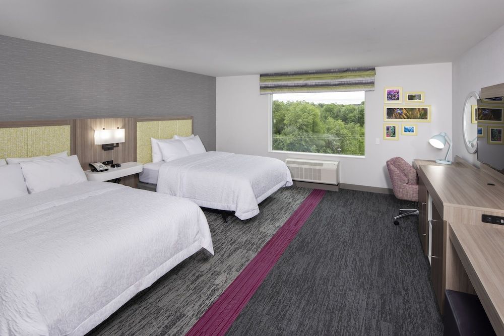 Room, 2 Queen Beds, Accessible, Bathtub