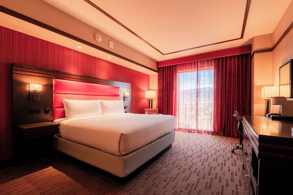Deluxe Room, 1 King Bed