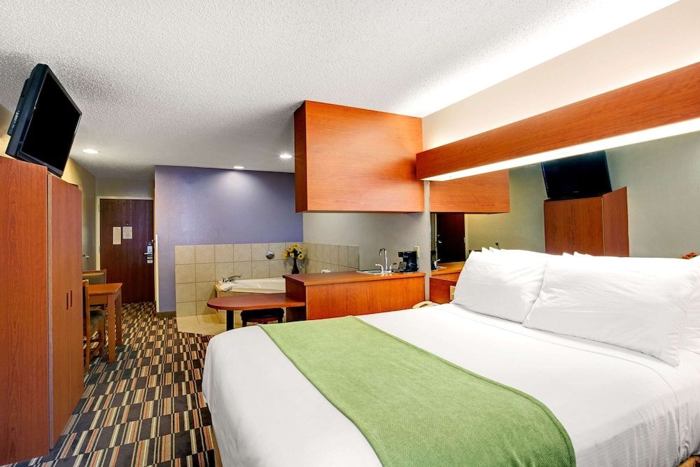 Studio Suite, 1 Queen Bed, Non Smoking