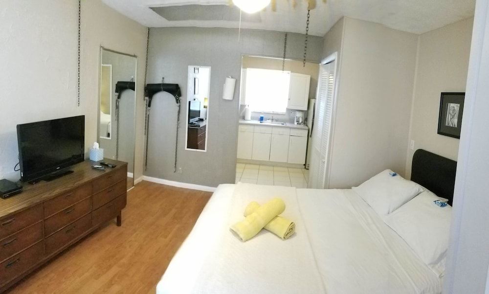 Studio, Kitchen