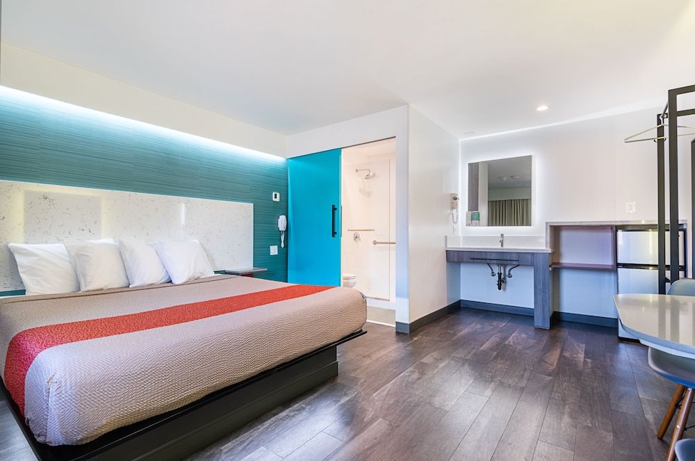 Solo Motel - Broadway