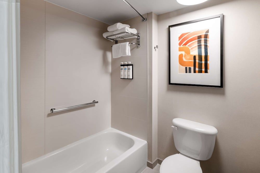 Hyatt House Colorado Springs Airport Suite, 1 Bedroom, Accessible, Bathtub (Kitchen) 3