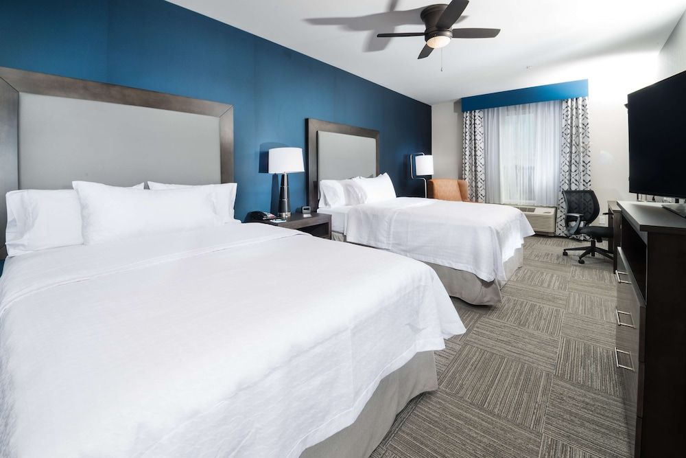 Suite, 2 Queen Beds, Accessible, Bathtub (Mobility & Hearing)