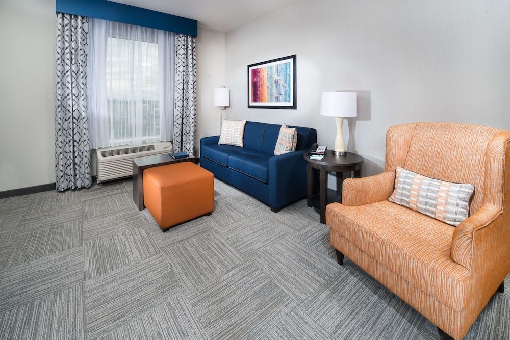 Suite, 1 King Bed, Accessible (Hearing)