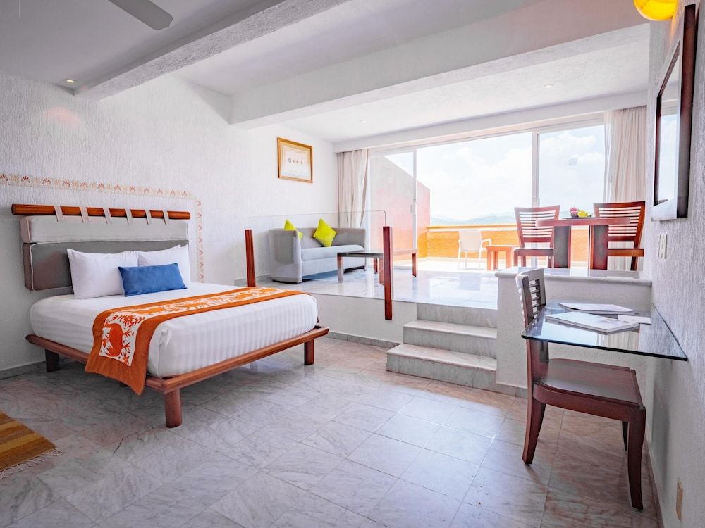 Brisas Beach Club 1 king bed