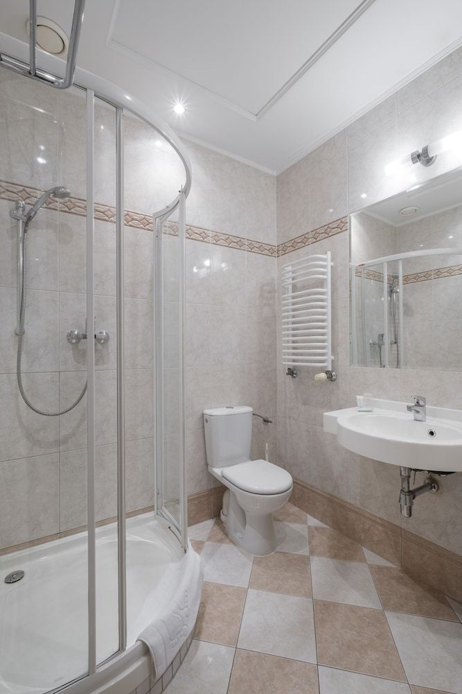 Hotel Hetman Standard Twin Room, 2 Twin Beds 4