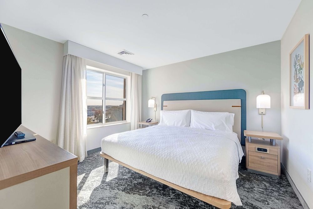 Suite, 1 King Bed, Non Smoking
