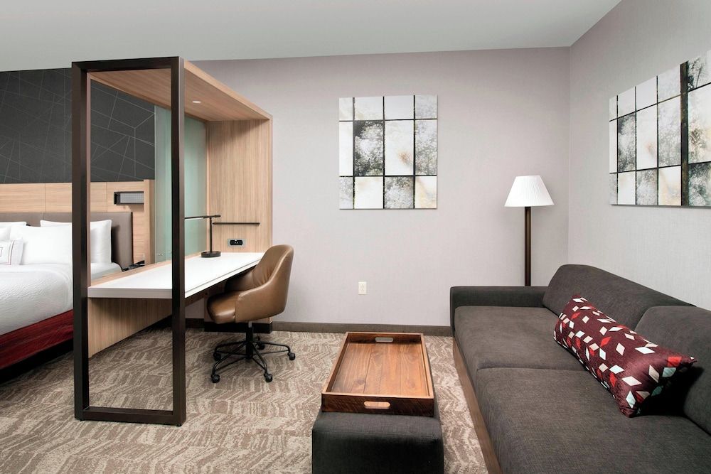Suite, 1 King Bed, Non Smoking