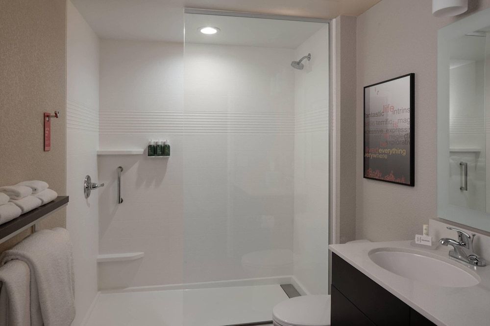 Studio, 2 Queen Beds, Non Smoking (Hearing Accessible)