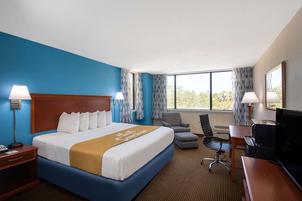 Room, 1 King Bed, Accessible, Non Smoking