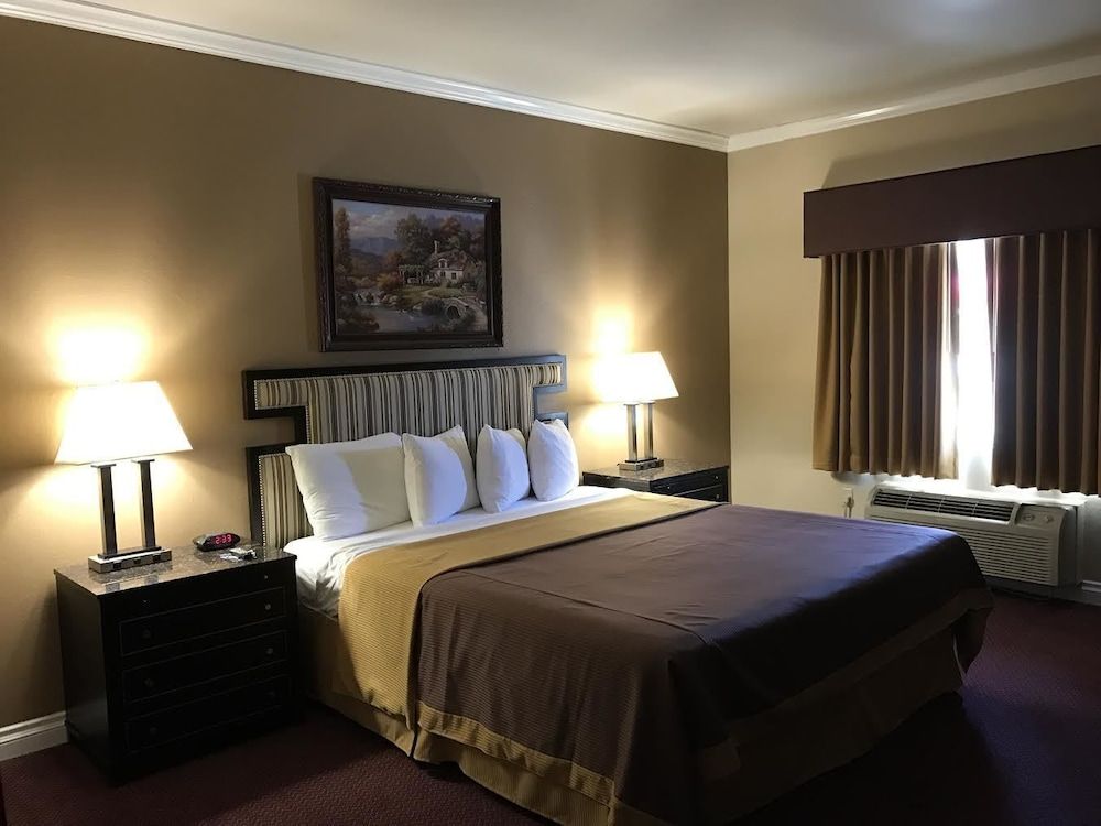 Standard Room, 1 King Bed, Non Smoking