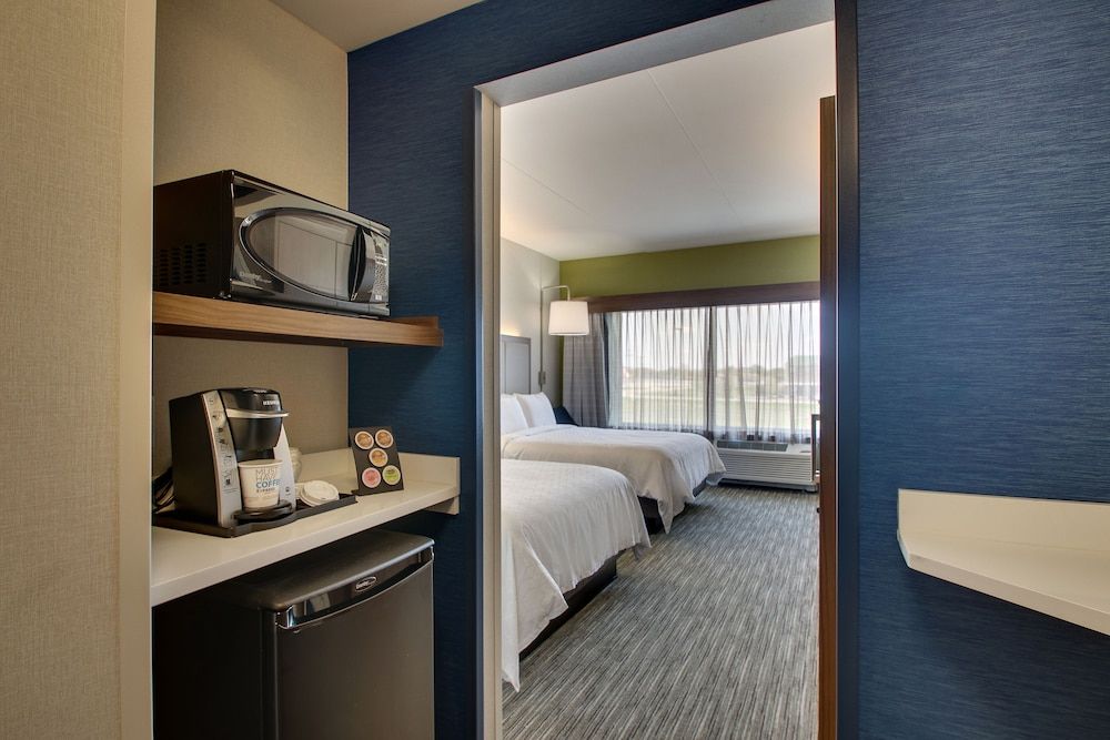Suite, Multiple Beds, Accessible (Communications)