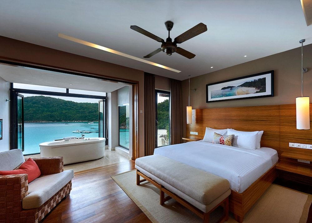 The Taaras Beach & Spa Resort Cliff - Bay Suite 4