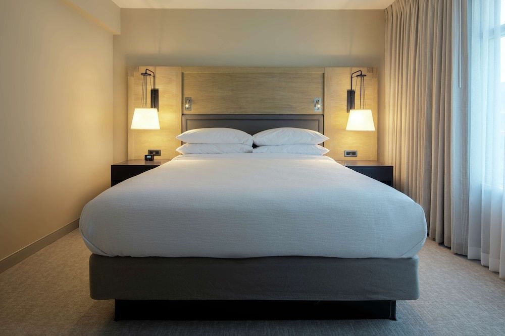 Studio, 1 King Bed, Patio