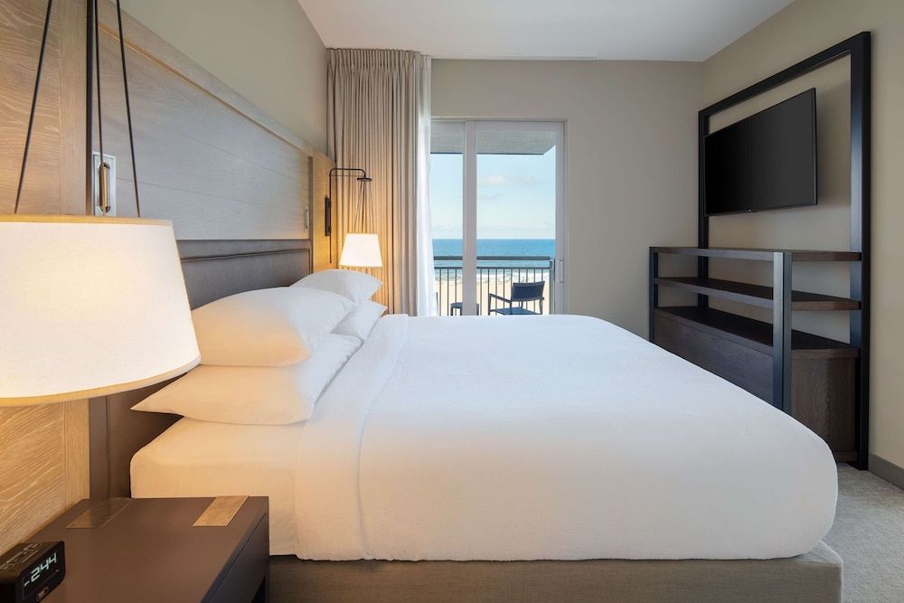 Suite, 1 King Bed, Balcony, Ocean View