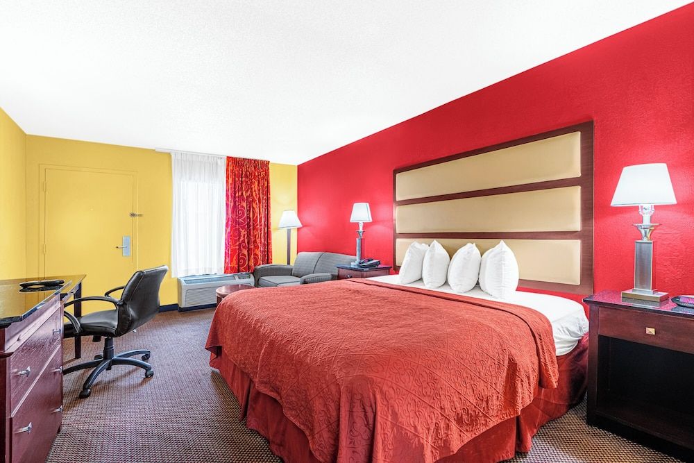 Welcome Inn Deluxe Room, 1 King Bed, Smoking 2