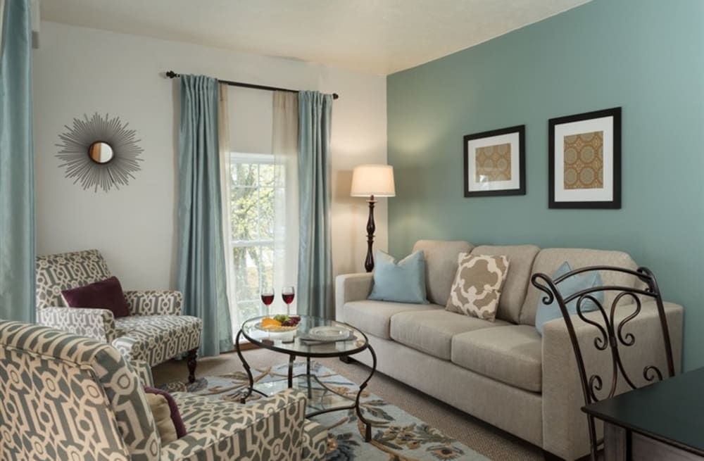 Suite, Private Bathroom (Principal's Executive Suite)