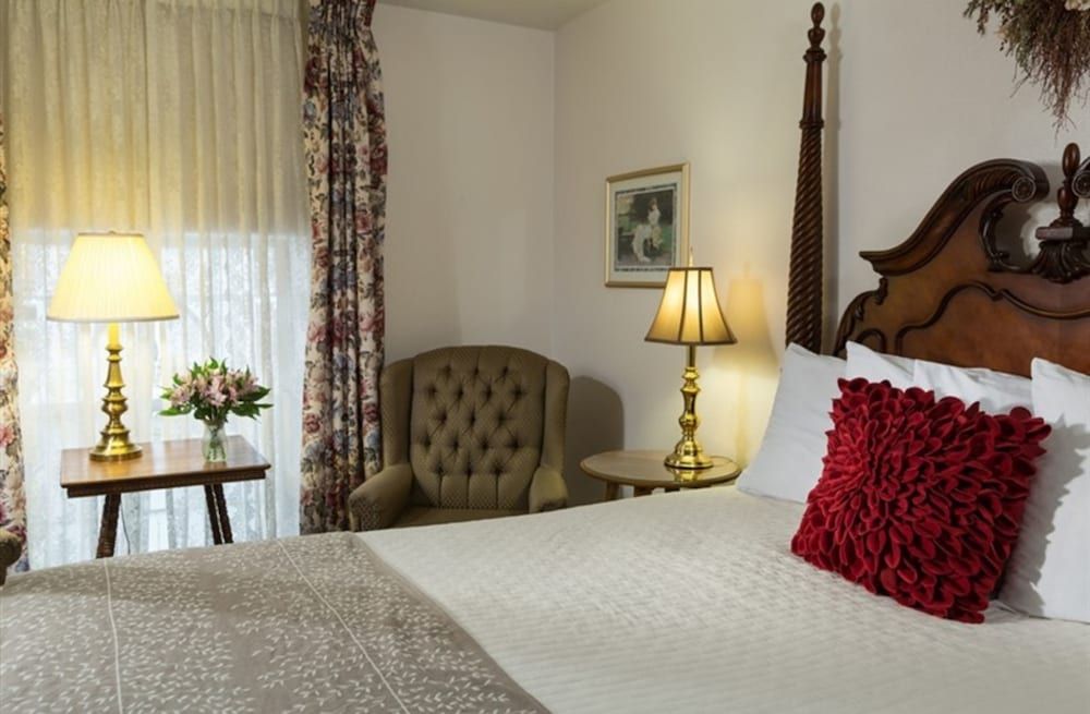 Room, Private Bathroom (Johnson Room)