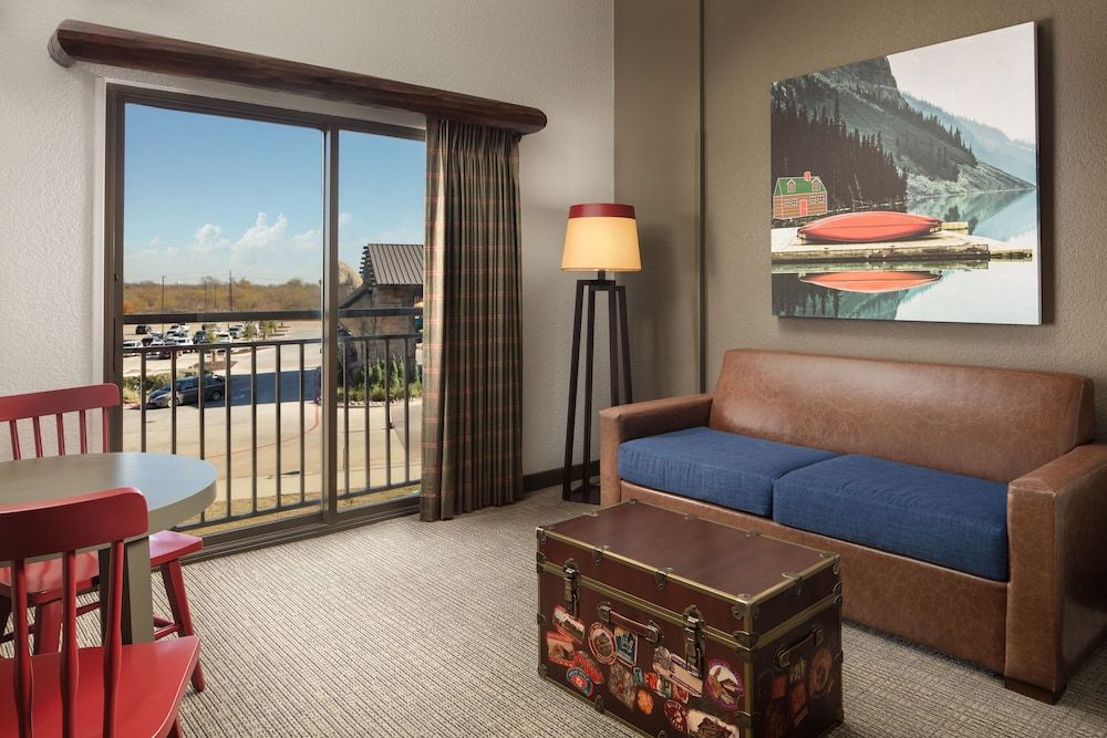 Great Wolf Lodge Grapevine Grand Bear Suite - Water Park Included 8
