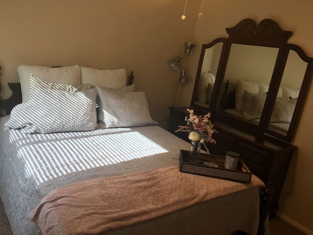 Traditional Single Room