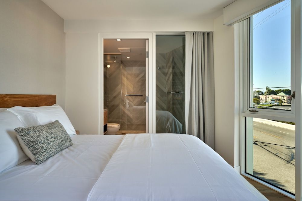 Mayumi Premier Suite (Full Bed)