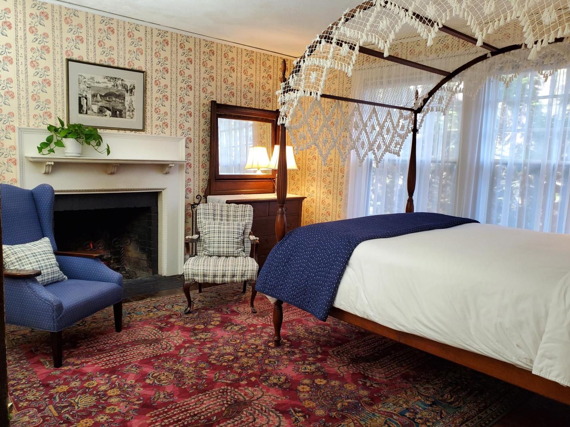 Deluxe Queen Room