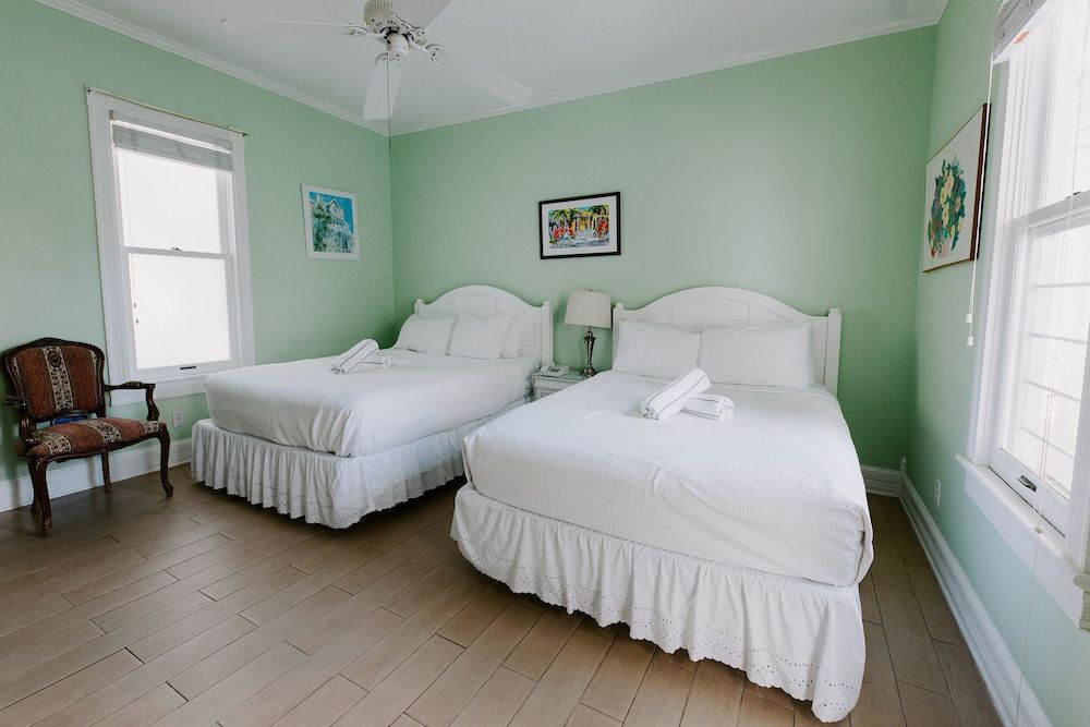 undefined Amsterdam's Curry Mansion Inn 3