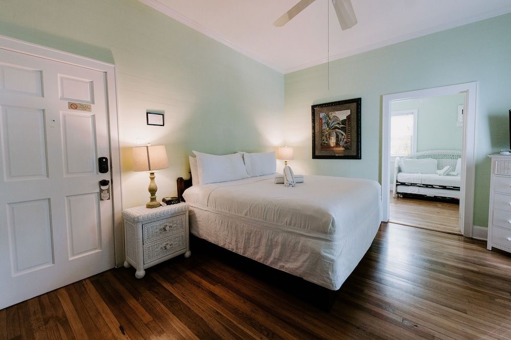 undefined Amsterdam's Curry Mansion Inn