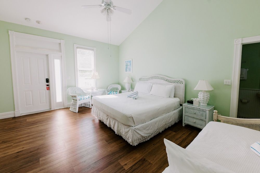 Amsterdam's Curry Mansion Inn Deluxe King