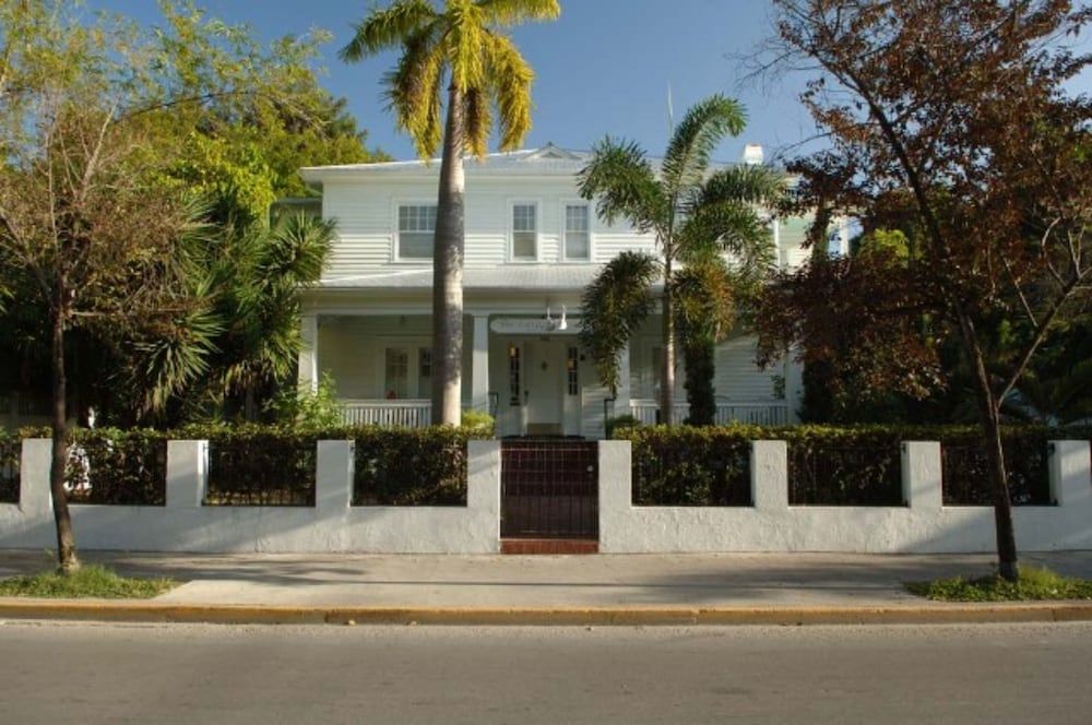 undefined Amsterdam's Curry Mansion Inn 7