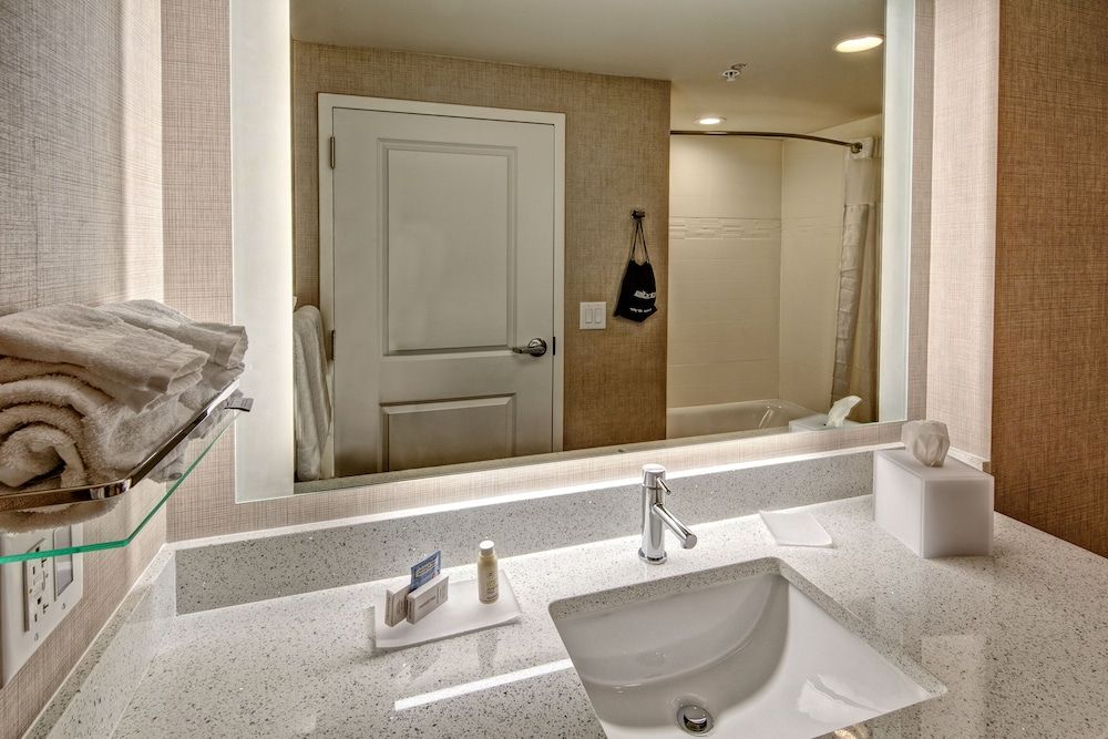 Suite, 1 Bedroom (Hearing Accessible)